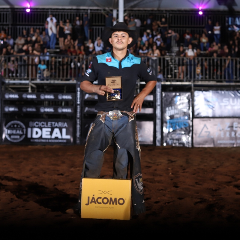 Andrey Izidorio retoma a boa fase e é o Campeão do Rodeio de Pereira Barreto 2026