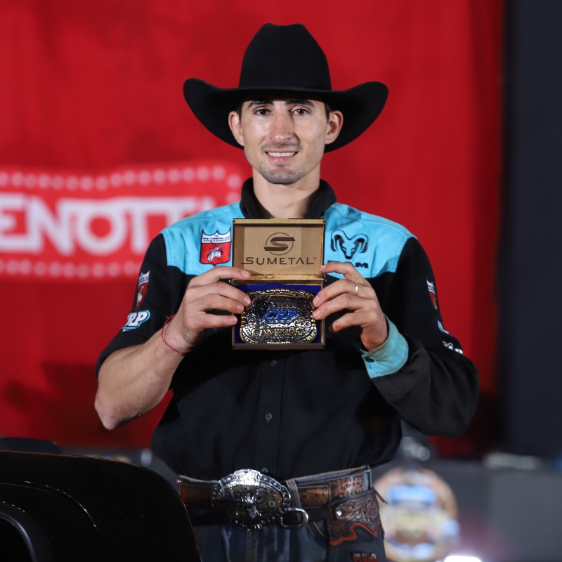 Vitor Manoel domina novamente e conquista o título do Rodeio Palmital 2026