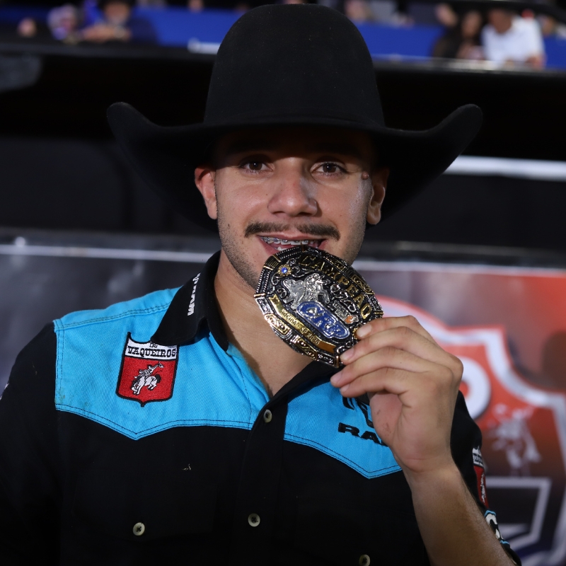 Matheus Guisini retoma a boa fase e é o grande campeão de Taciba 2025
