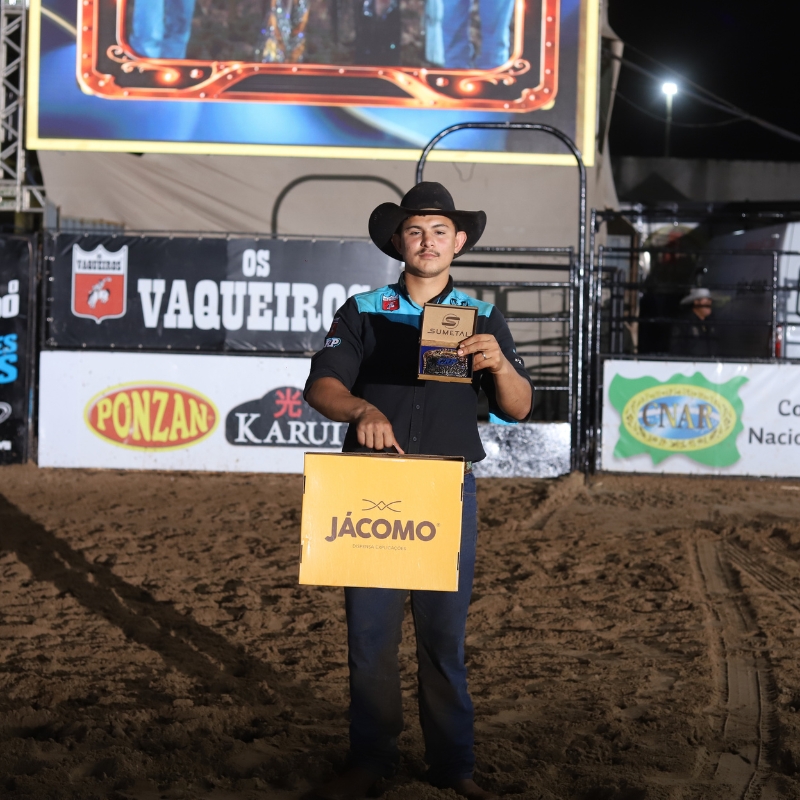 Seguido ele conseguiu: Andrey Izidorio vence novamente e é campeão do Rodeio de Ouroeste