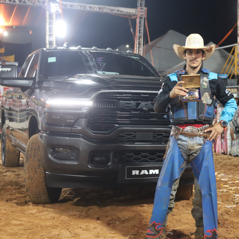 Fabricio Silveira dá a volta por cima e é o grande campeão do Rodeio de Abatiá 2026