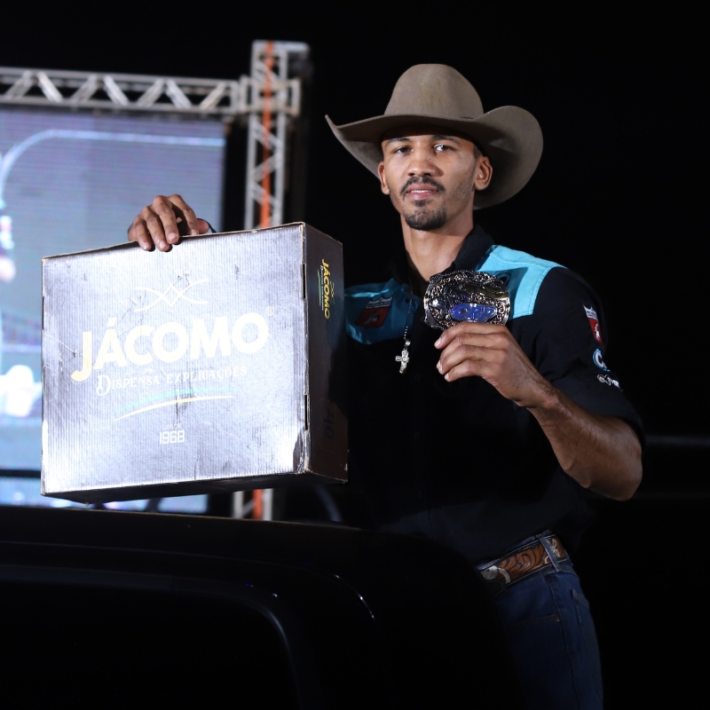 Sandro Batista decide na última montaria, conquista Panorama e dispara como favorito ao título do CRP RAM